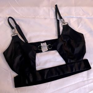 Chain Cut Out Crop Top - Black / M